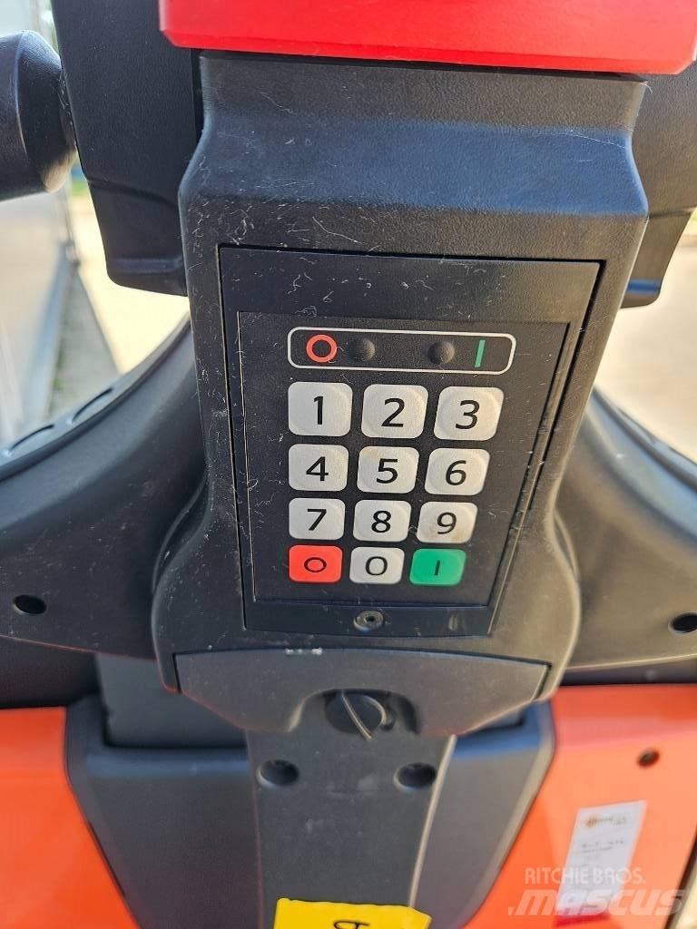 BT LWE 140 Transpalette accompagnant