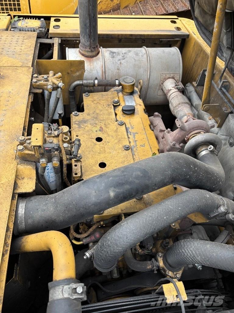 CAT 320 D L Pelle sur chenilles