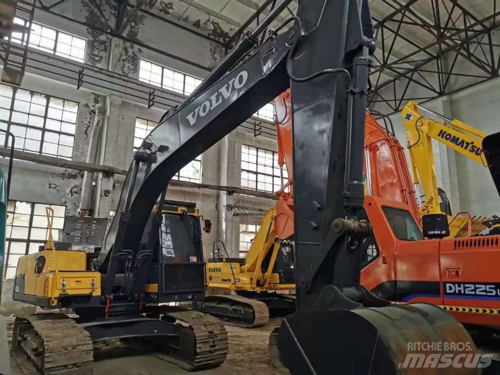Volvo EC200D Pelle sur chenilles