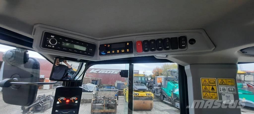 CAT 906 Chargeuse sur pneus