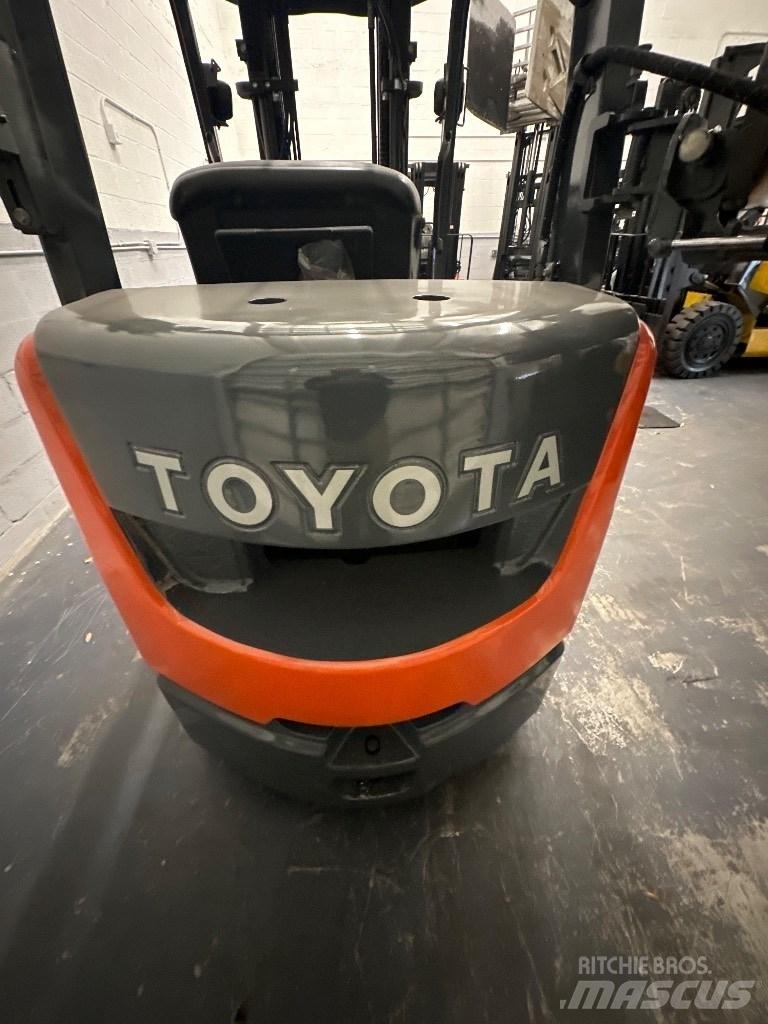 Toyota 8 FG CU 25 Autres Chariots élévateurs