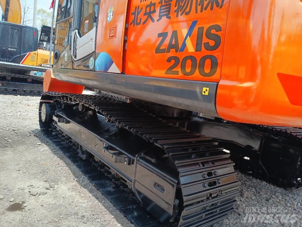 Hitachi ZX 200 Pelle sur chenilles