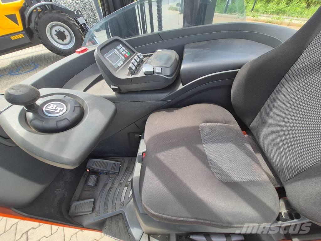 Toyota RRE 140 Chariot à mât rétractable