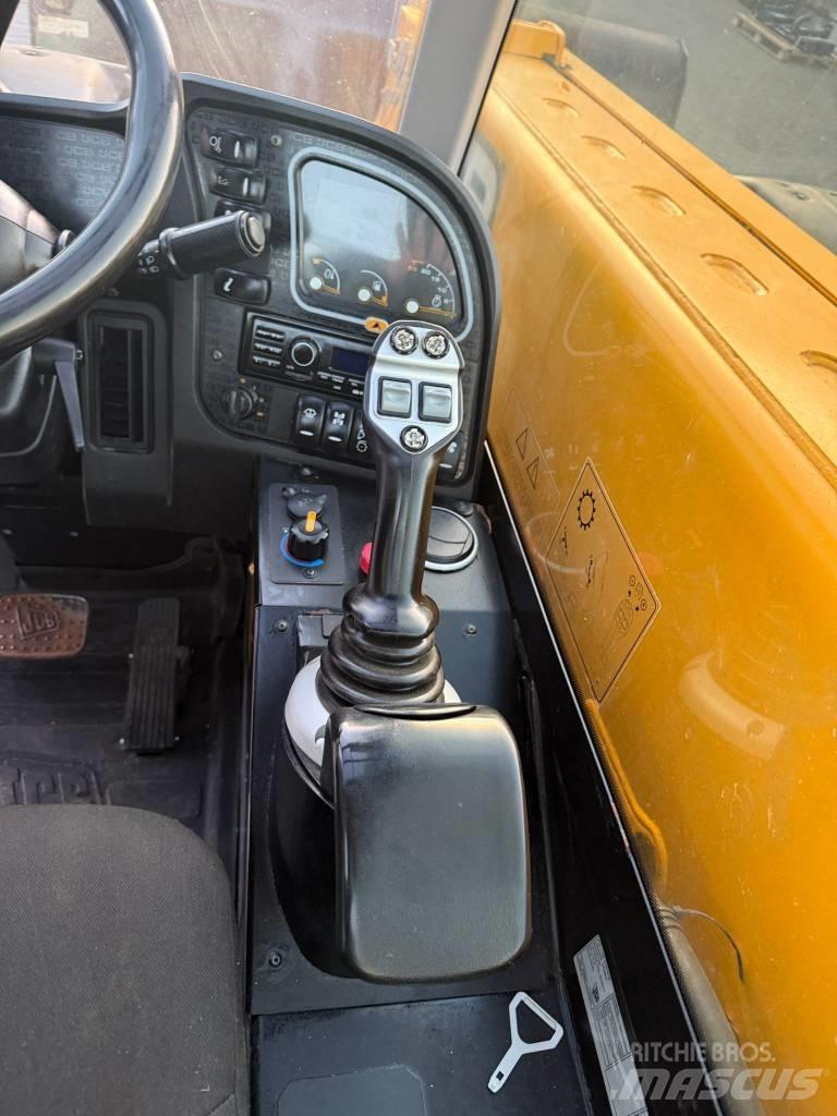 JCB 526-56 Agri Chargeuse télescopique sur pneus