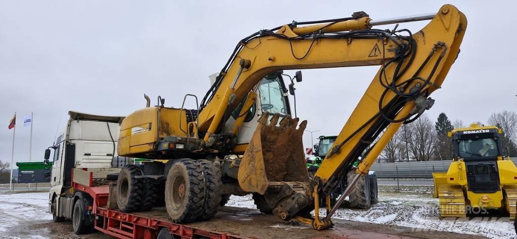 Liebherr A 314 Pelle sur pneus