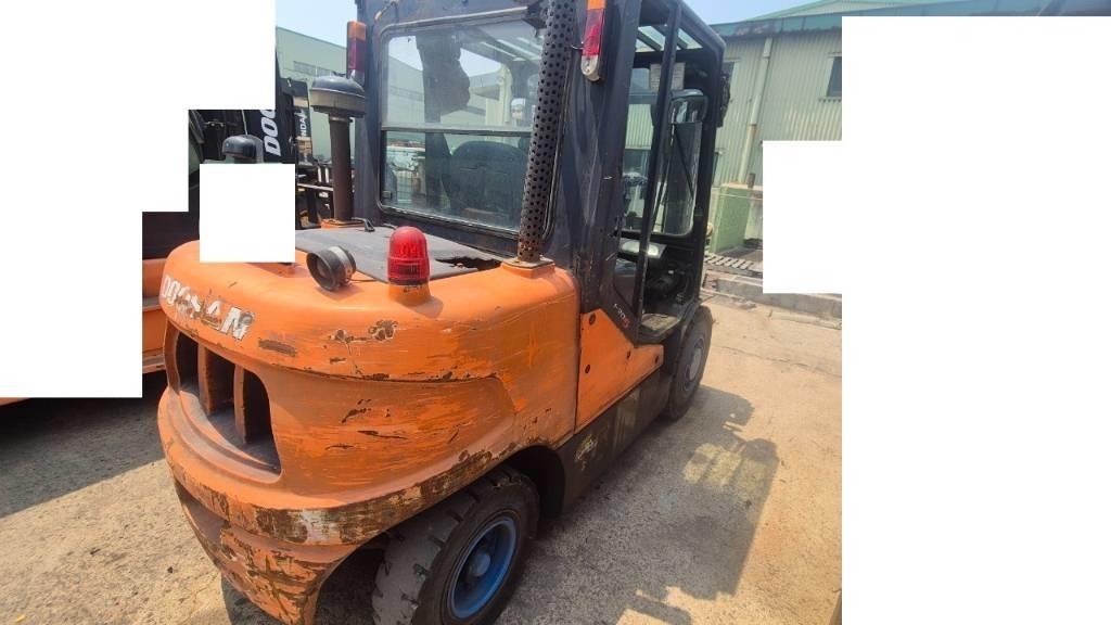 Doosan D 35 C-5 Chariots élévateurs électriques