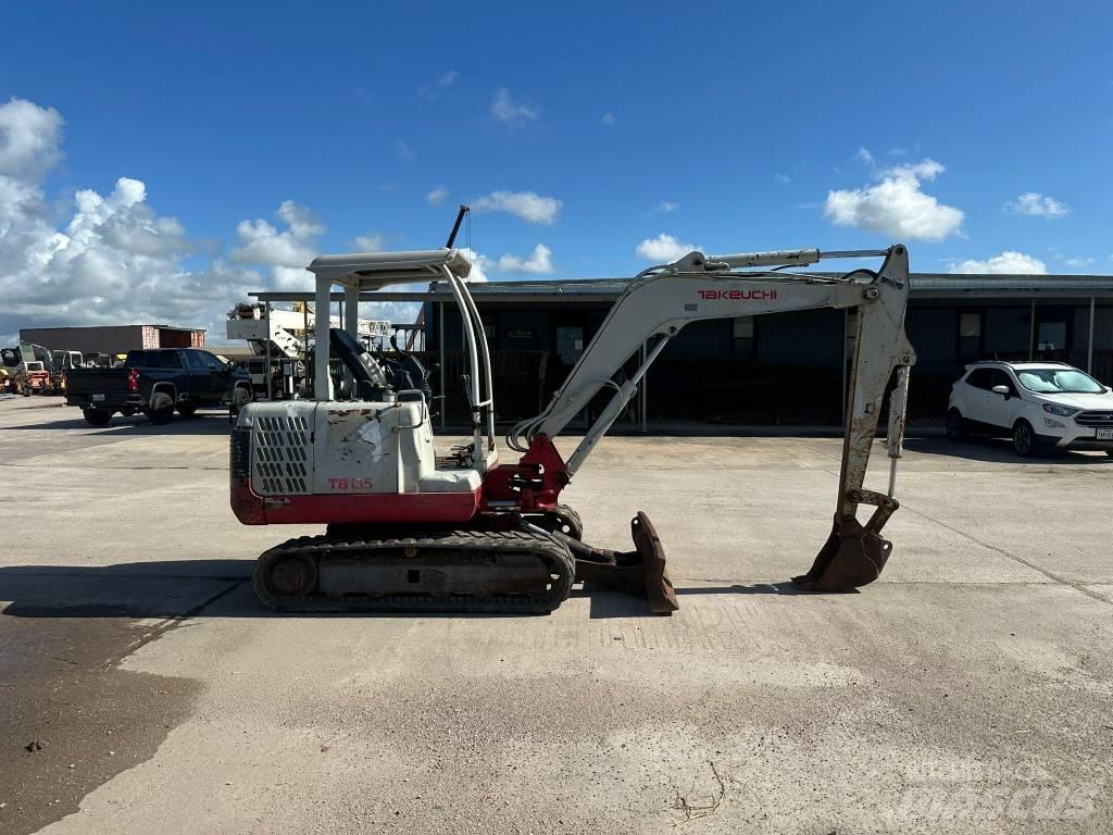 Takeuchi TB 135 Pelle sur chenilles