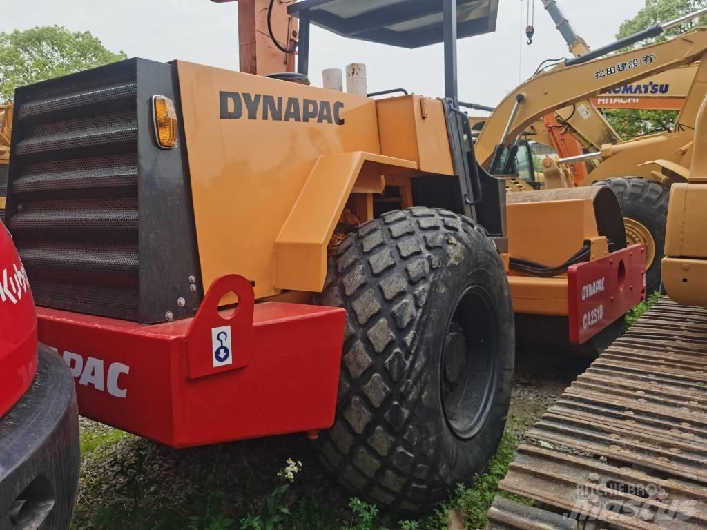 Dynapac CA 251 D Rouleaux monocylindre