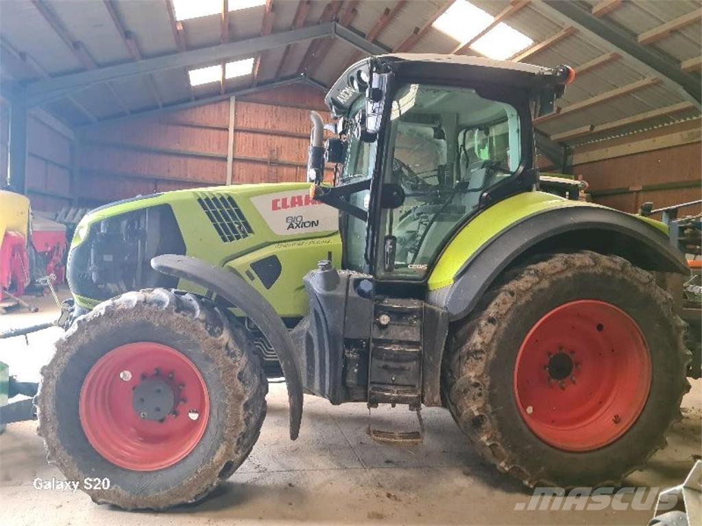 CLAAS Axion 810 Tracteur