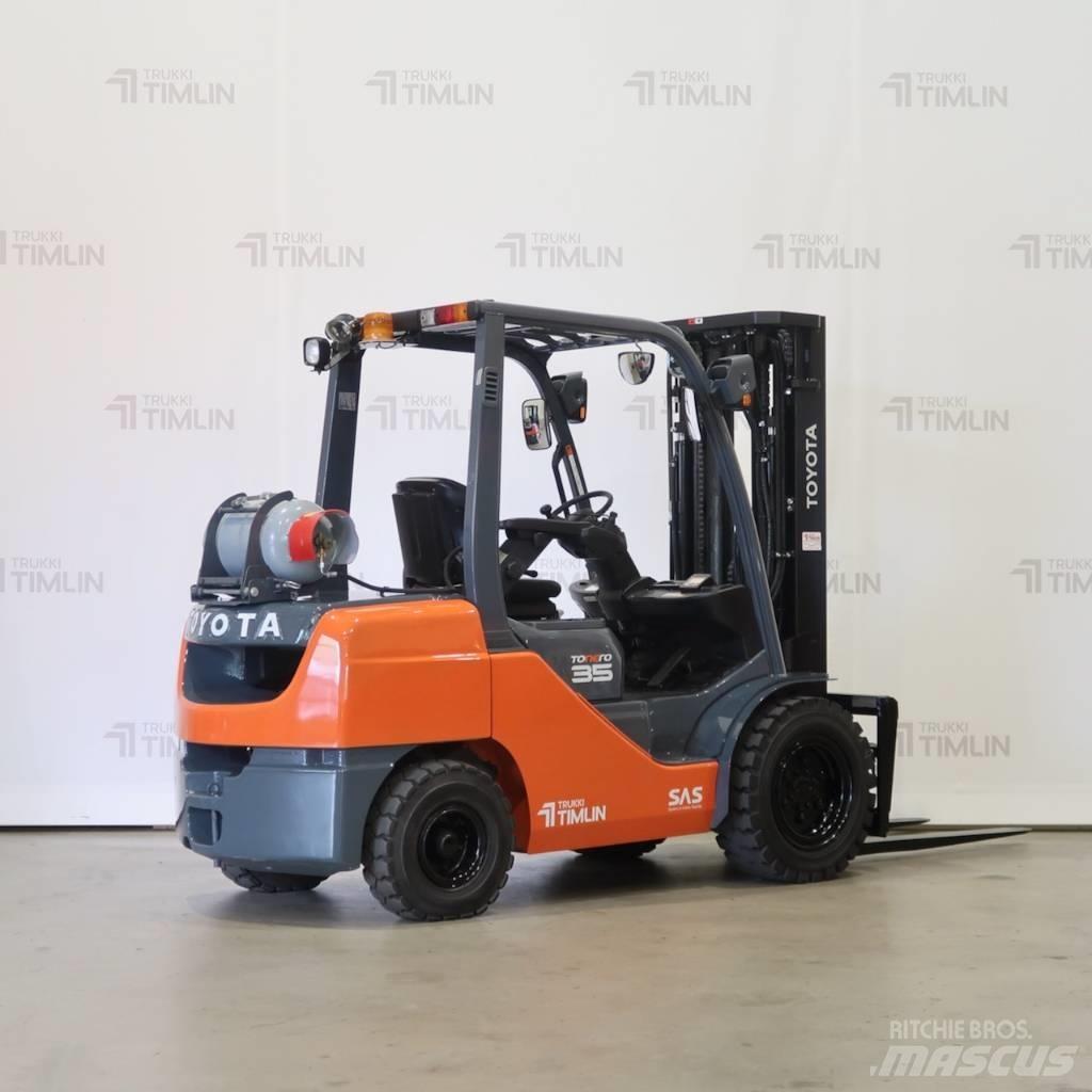 Toyota 02-8FGJF35 Chariots GPL