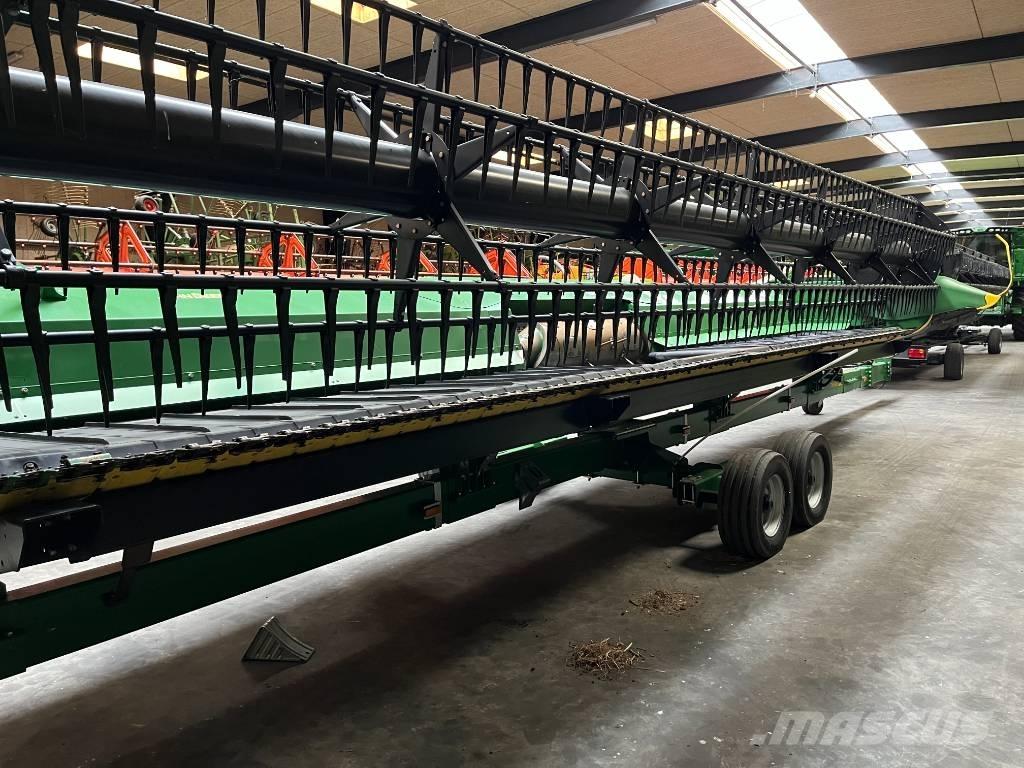 John Deere T670 Moissonneuse batteuse