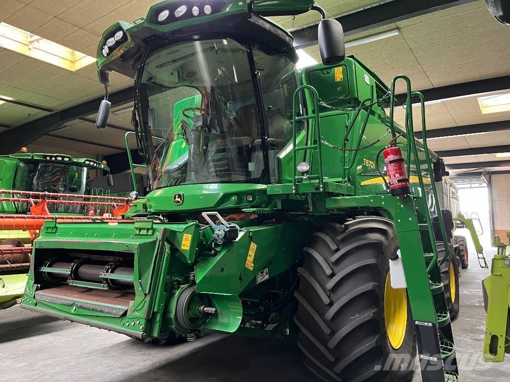 John Deere T670 Moissonneuse batteuse
