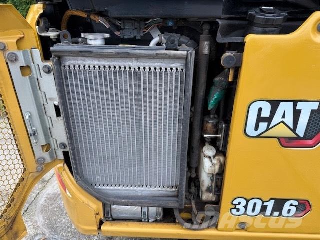 CAT 301.6 Mini pelle < 7t