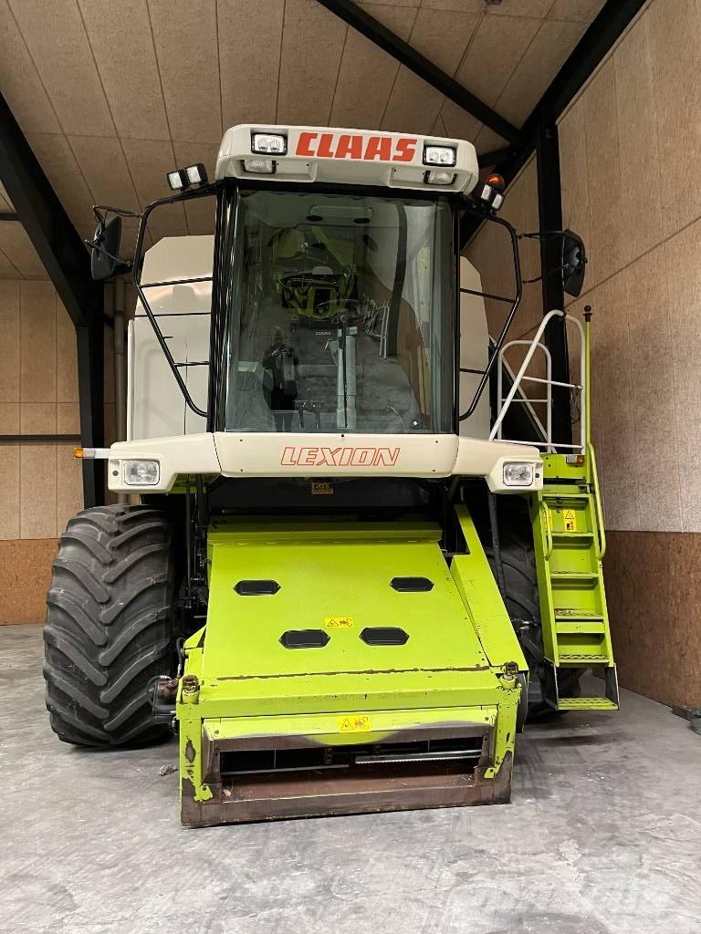 CLAAS Lexion 460 Moissonneuse batteuse