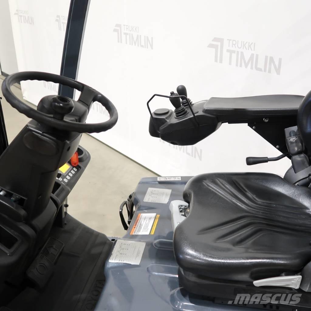 Toyota 8FBM20T Chariots élévateurs électriques