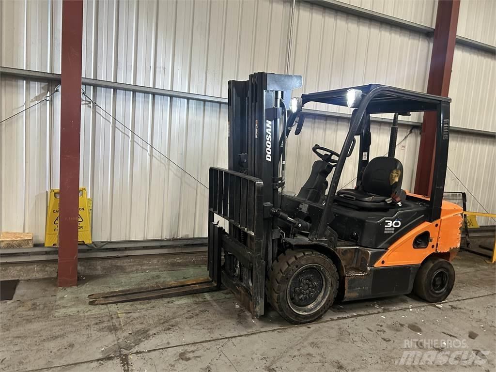 Doosan D30S-5 Chariots diesel