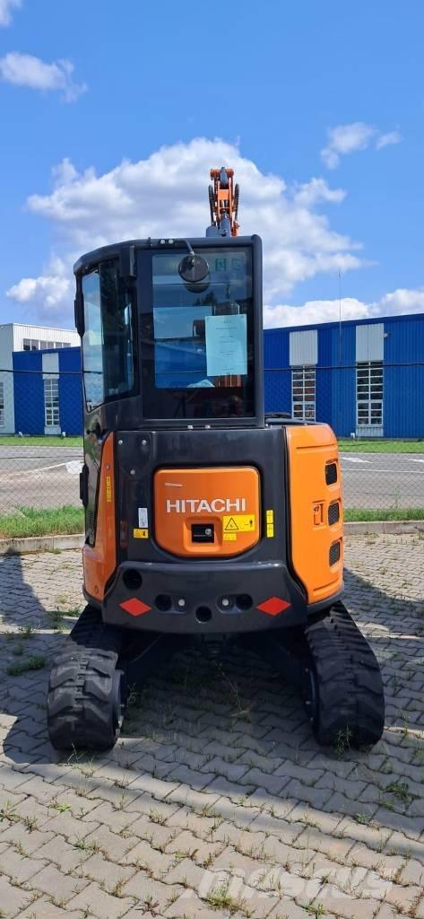 Hitachi ZX33U Pelle sur chenilles
