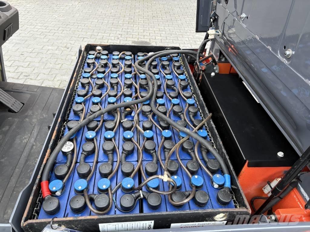 Toyota 8 FBMKT 20 Chariots élévateurs électriques