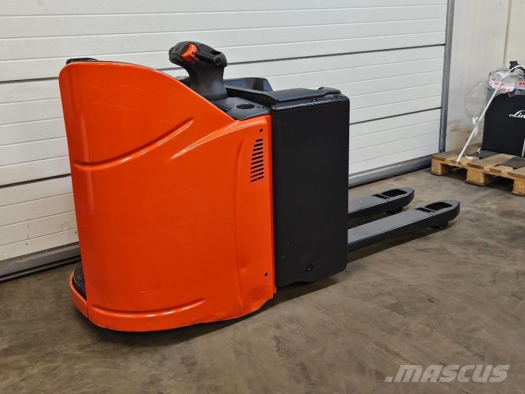 Linde T20SP Transpalette accompagnant