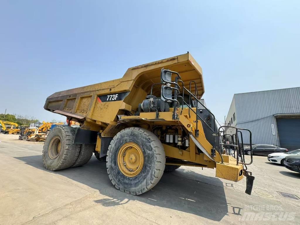 CAT 773 F Tombereau articulé