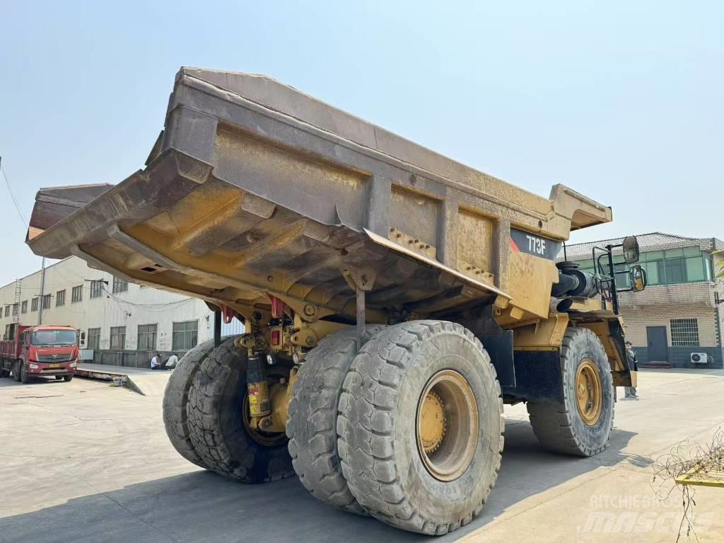 CAT 773 F Tombereau articulé