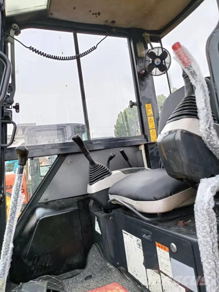 Komatsu PC 30 Mini pelle < 7t