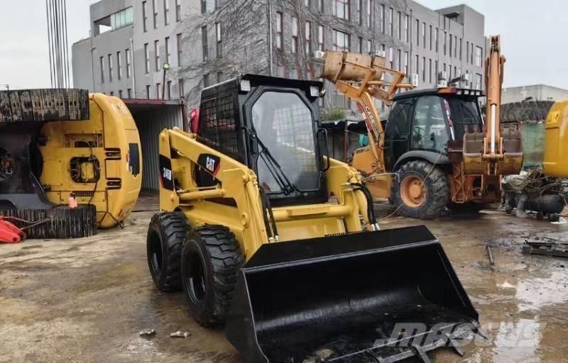 CAT 246D Chargeuse compacte