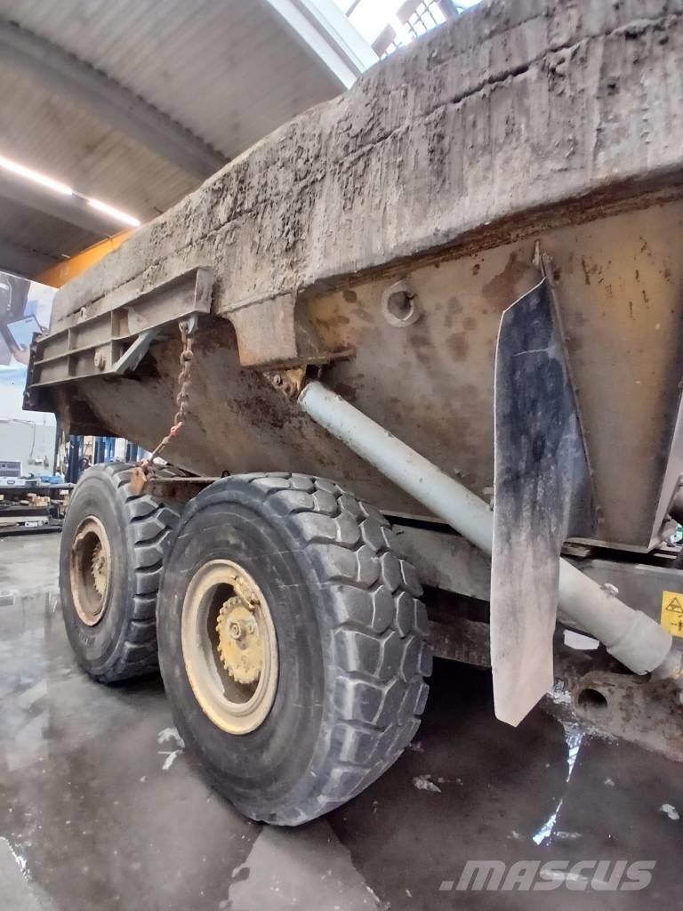 Komatsu HM 300-2 Tombereau articulé