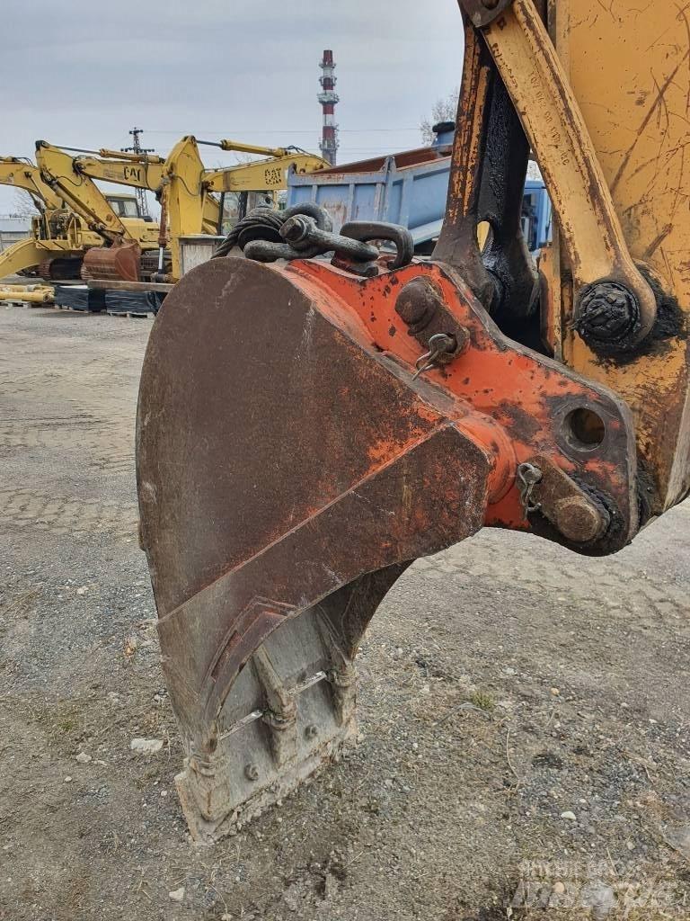 CASE 888 P Pelle sur pneus