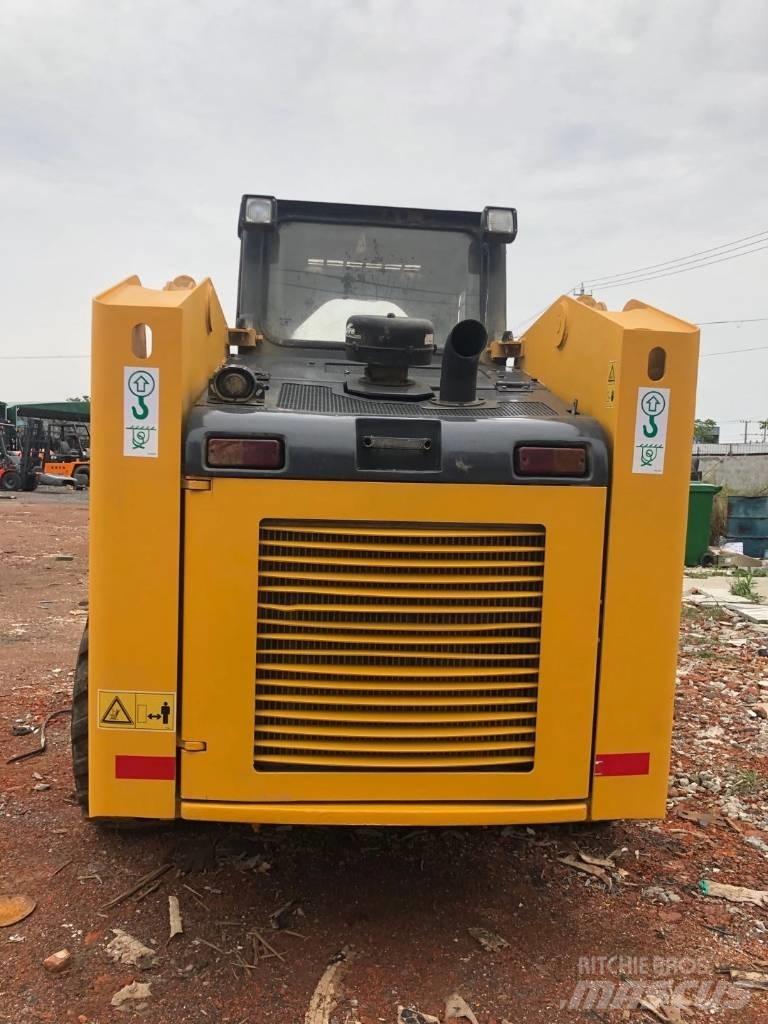 LiuGong 375 B Chargeuse compacte