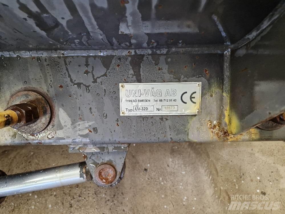 Uni-väg UV-320 StBM Chasse neige