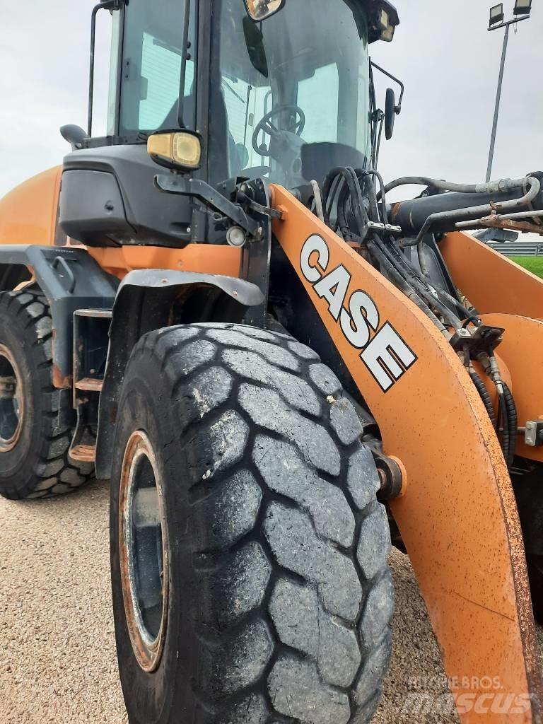 CASE 621G Chargeuse sur pneus