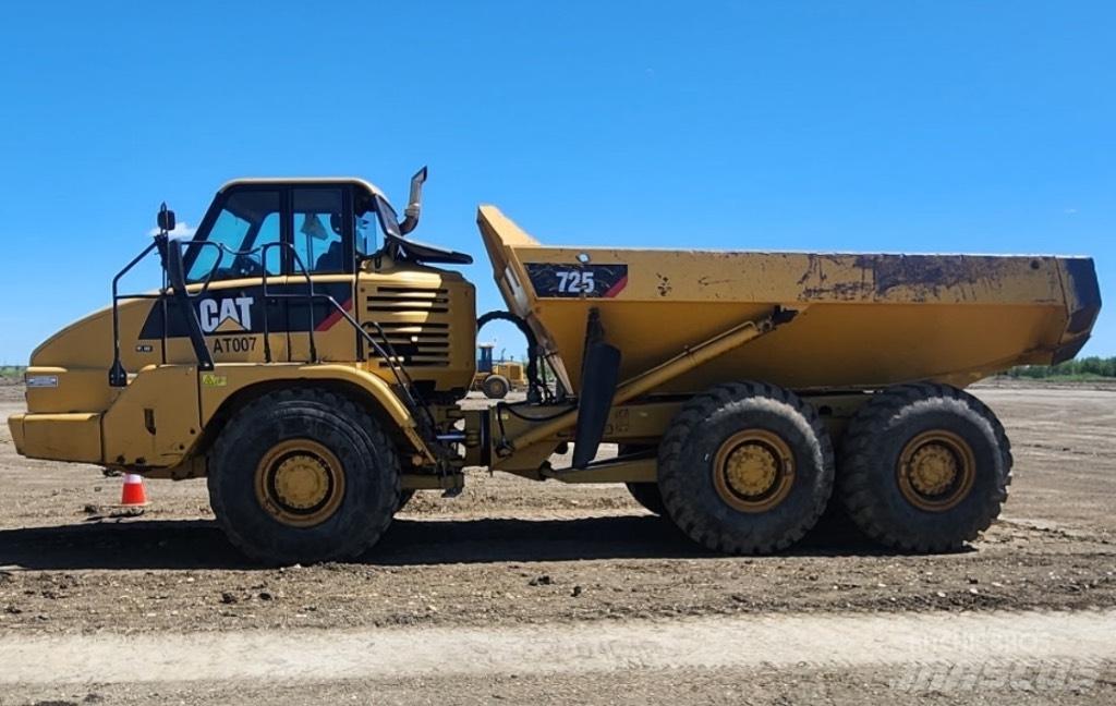 CAT 725 Tombereau articulé
