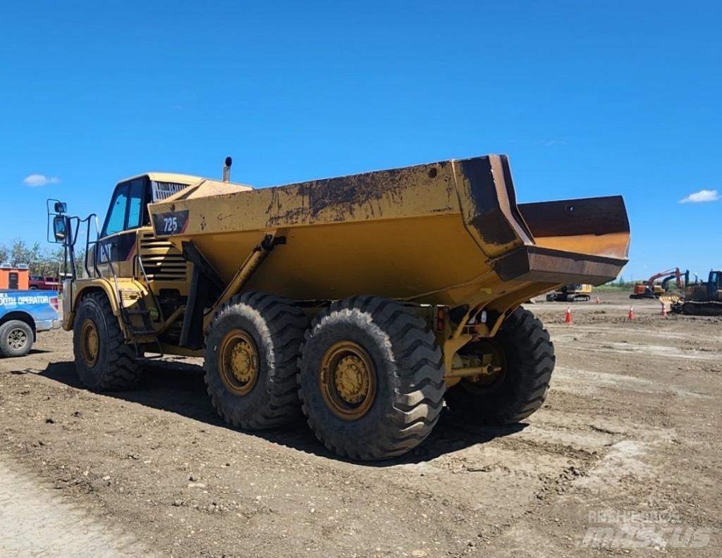 CAT 725 Tombereau articulé
