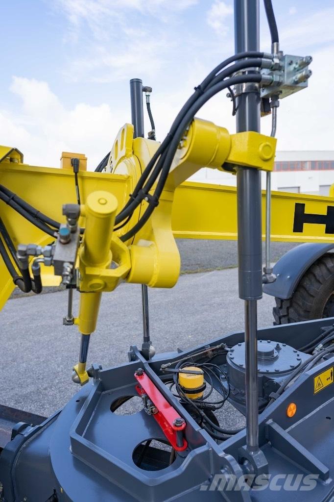 HBM BG 120TA-6 EP Niveleuse