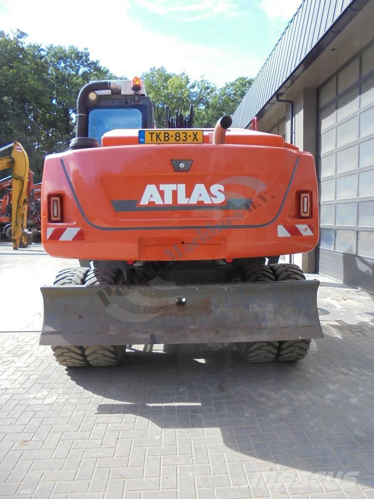 Atlas 160W Pelle sur pneus