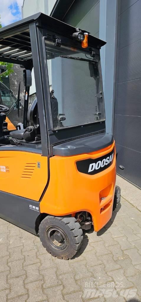 Doosan B 30 X-7 Chariots élévateurs électriques