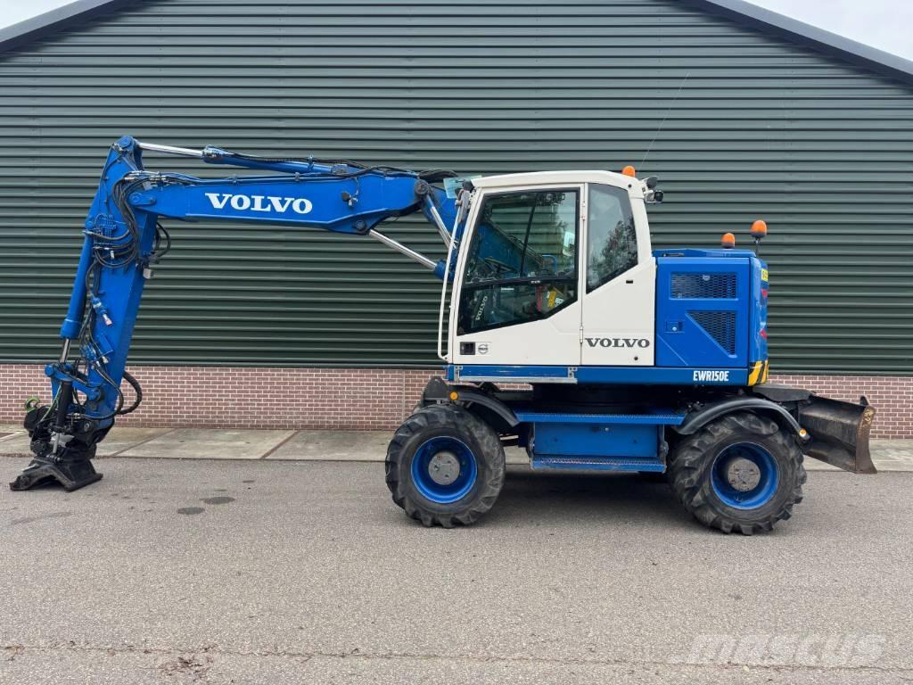 Volvo EWR 150 E Pelle sur pneus
