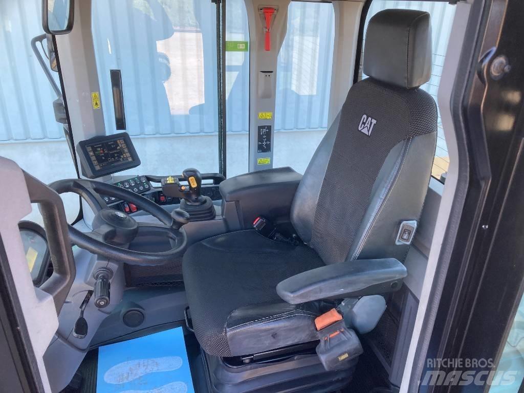 CAT 938M Chargeuse sur pneus