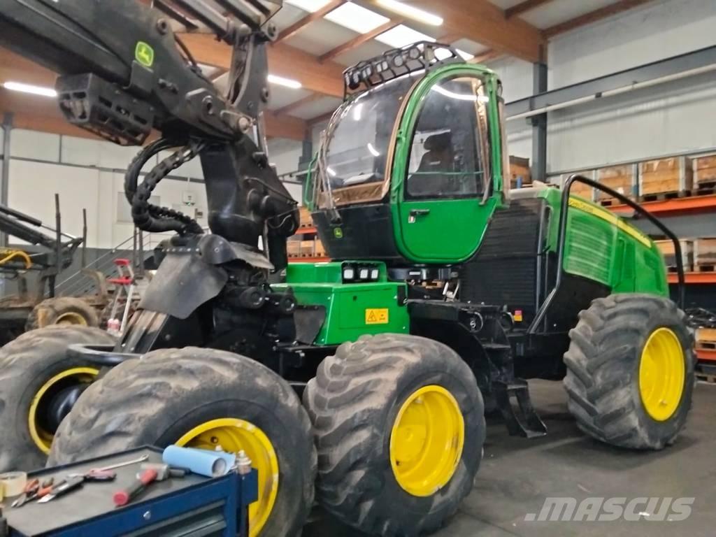 John Deere 1270 E Abatteuse