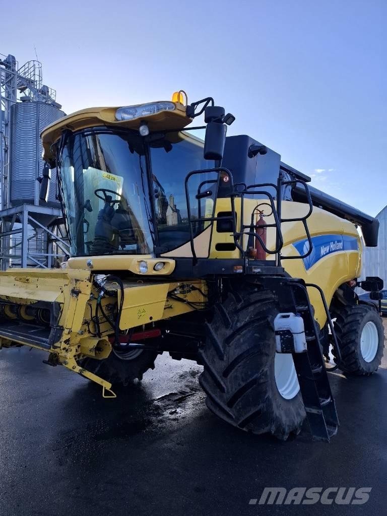 New Holland CX 840 Moissonneuse batteuse