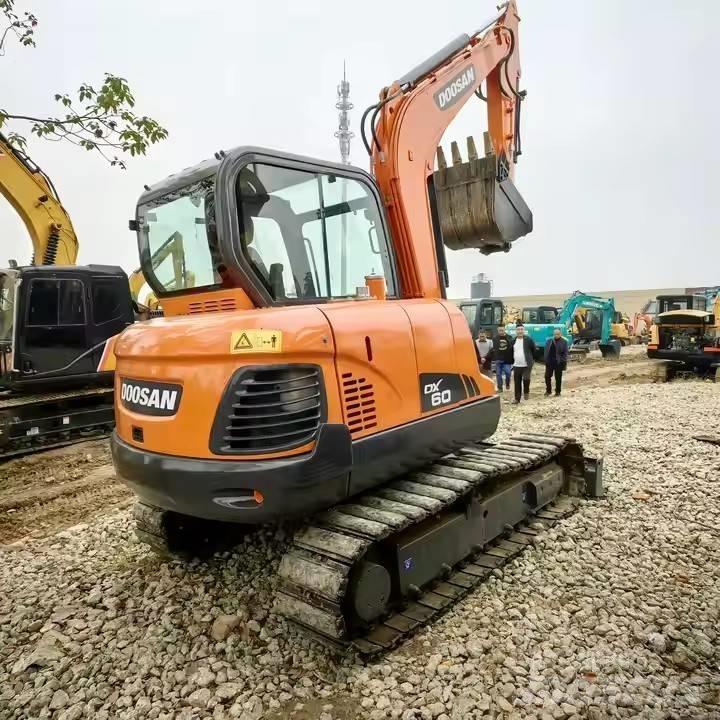 Doosan DX 60 Pelle sur chenilles