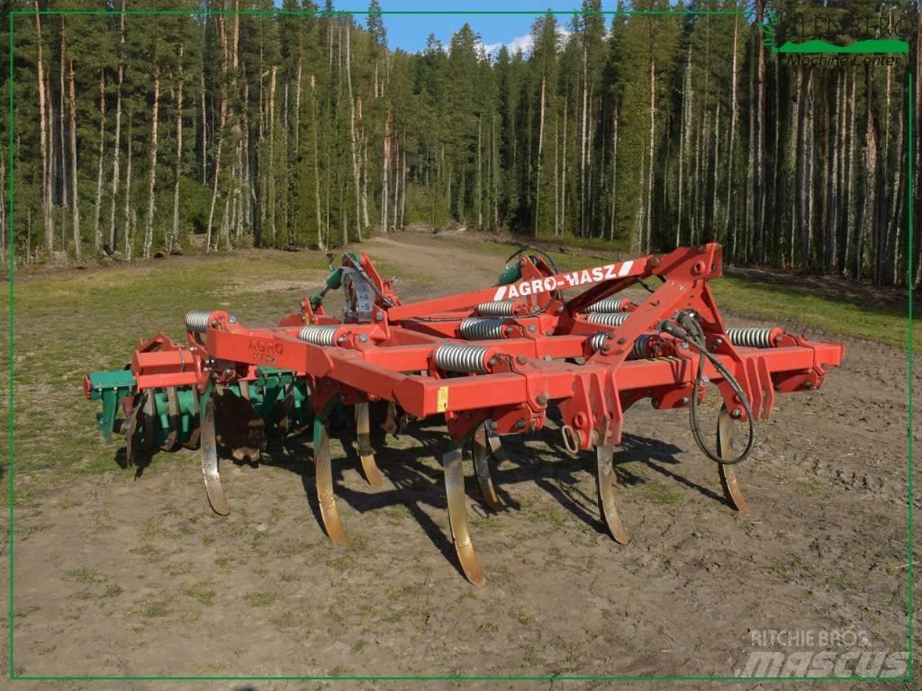 Agromasz Runner 30 Charrue non réversible