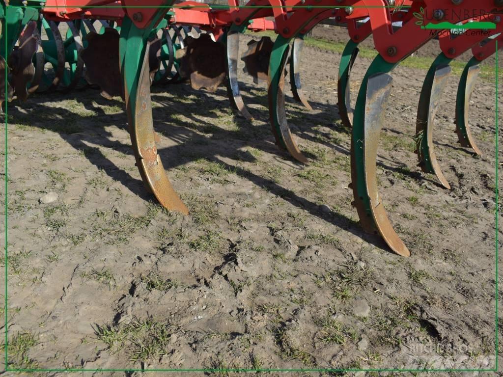 Agromasz Runner 30 Charrue non réversible