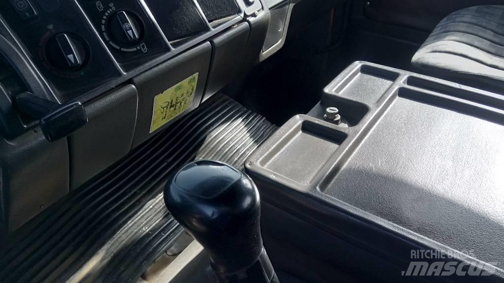 Mercedes-Benz 3535 Camion benne