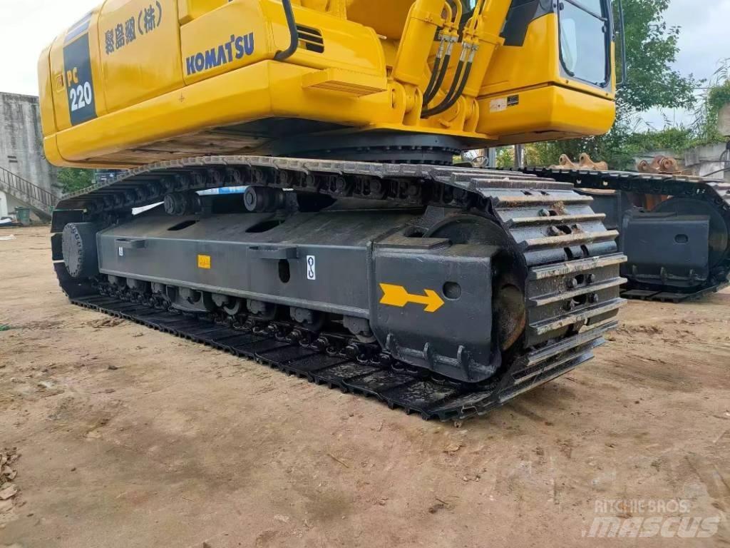 Komatsu PC 220 Pelle sur chenilles