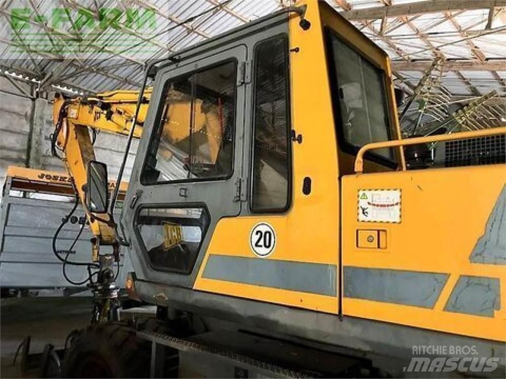 JCB js 130 w Pelle sur pneus