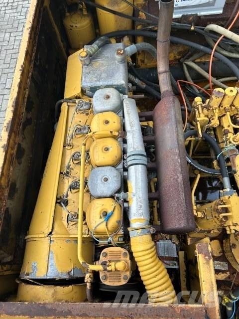 Liebherr A 911 C Pelle sur pneus