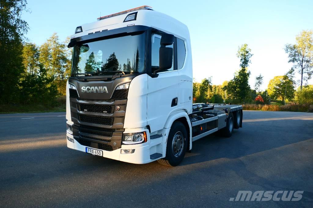 Scania R590B6x2nb Camion ampliroll