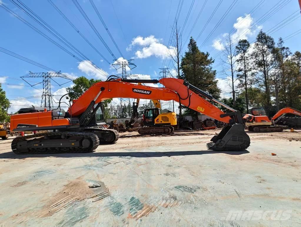Doosan DX 380 LC Pelle sur chenilles